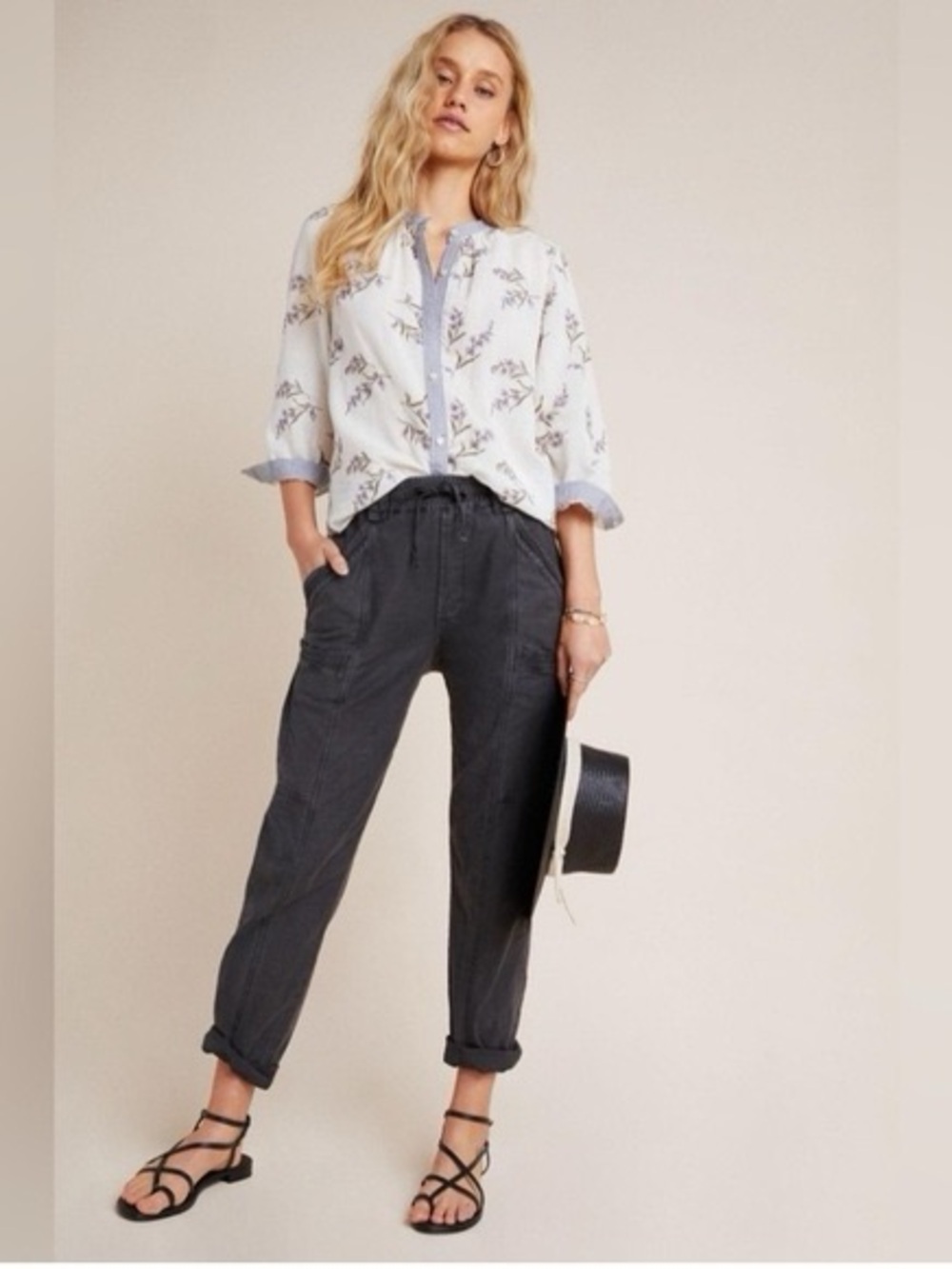 Anthropologie Angela dark grey wash Cropped Cargo Pants size 29.